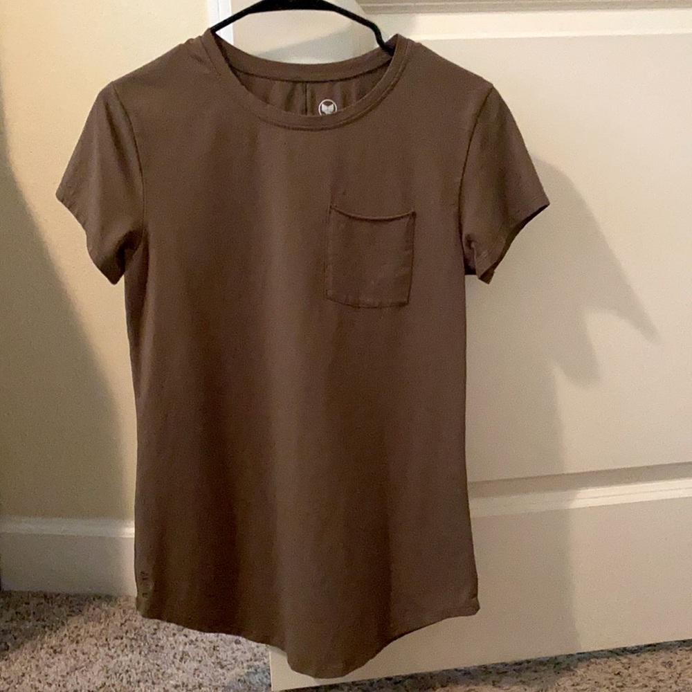 Alpha Forward pocket scoop T